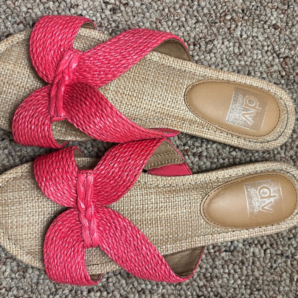 Dolce vita sandals
